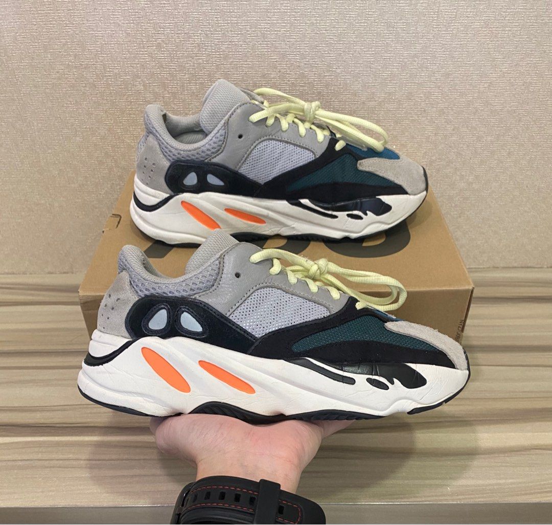 Adidas yeezy 700 deals wave runner uk