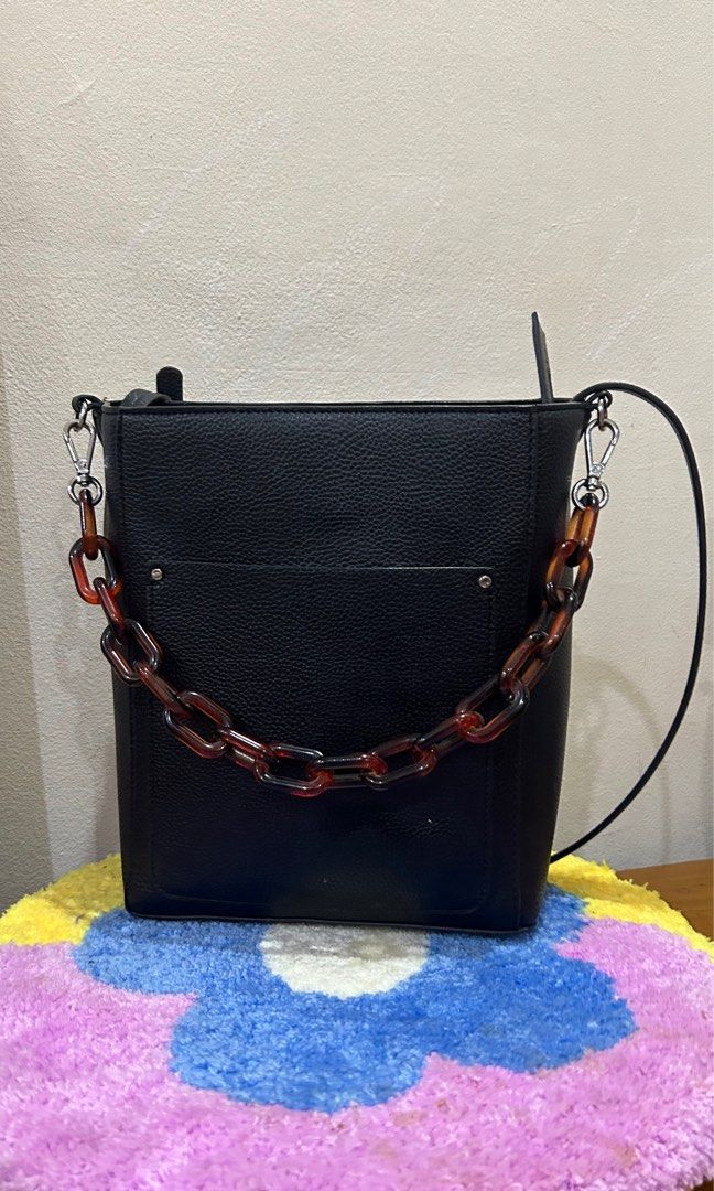 Zara bucket bag discount with tortoiseshell detail
