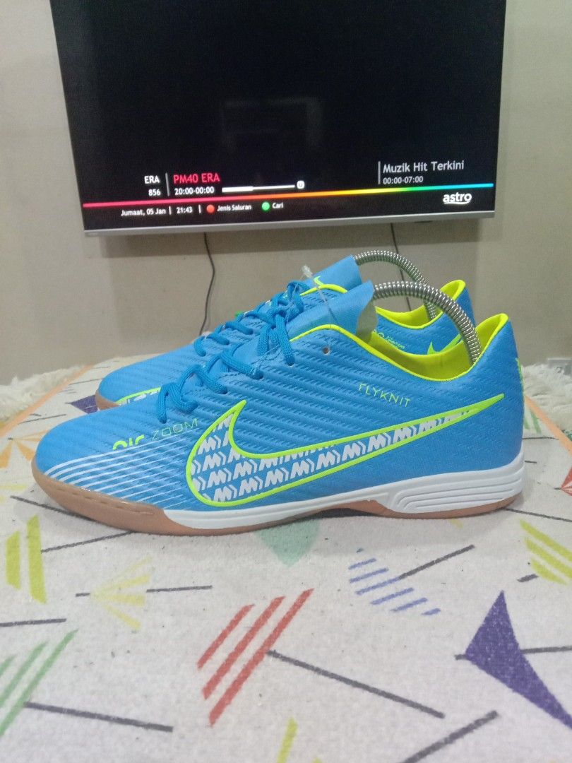 7.5 uk nike air zoom futsal 26.5 cm free postage sm Men s Fashion Footwear Sneakers on Carousell