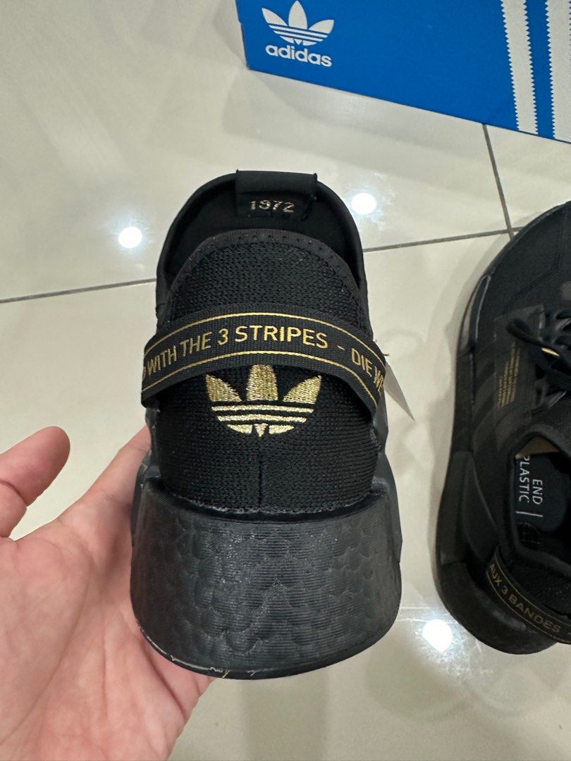 Adidas nmd r1 gold stripes 2025