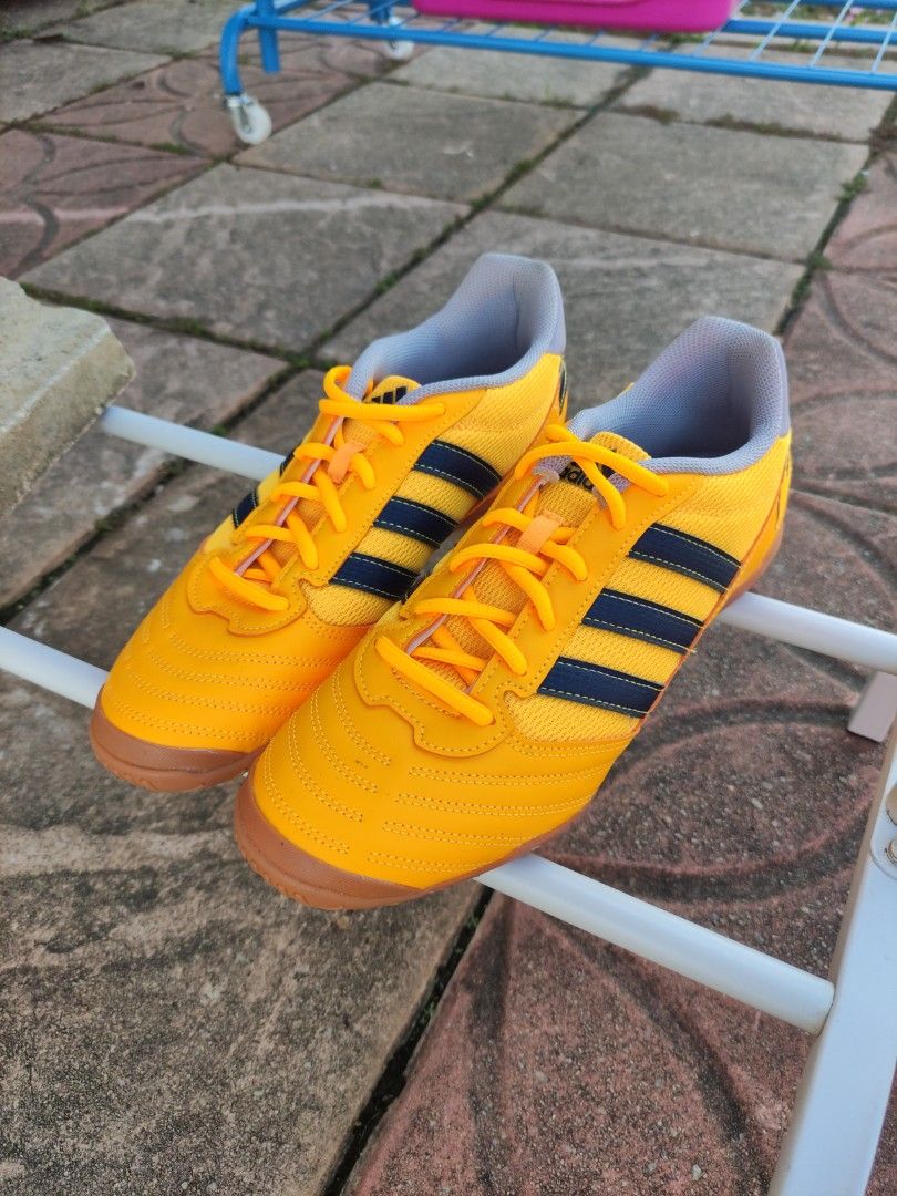 Kasut adidas futsal online