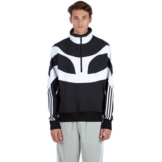 Adidas x palace windbreaker Fesyen Pria Pakaian Baju Luaran di Carousell
