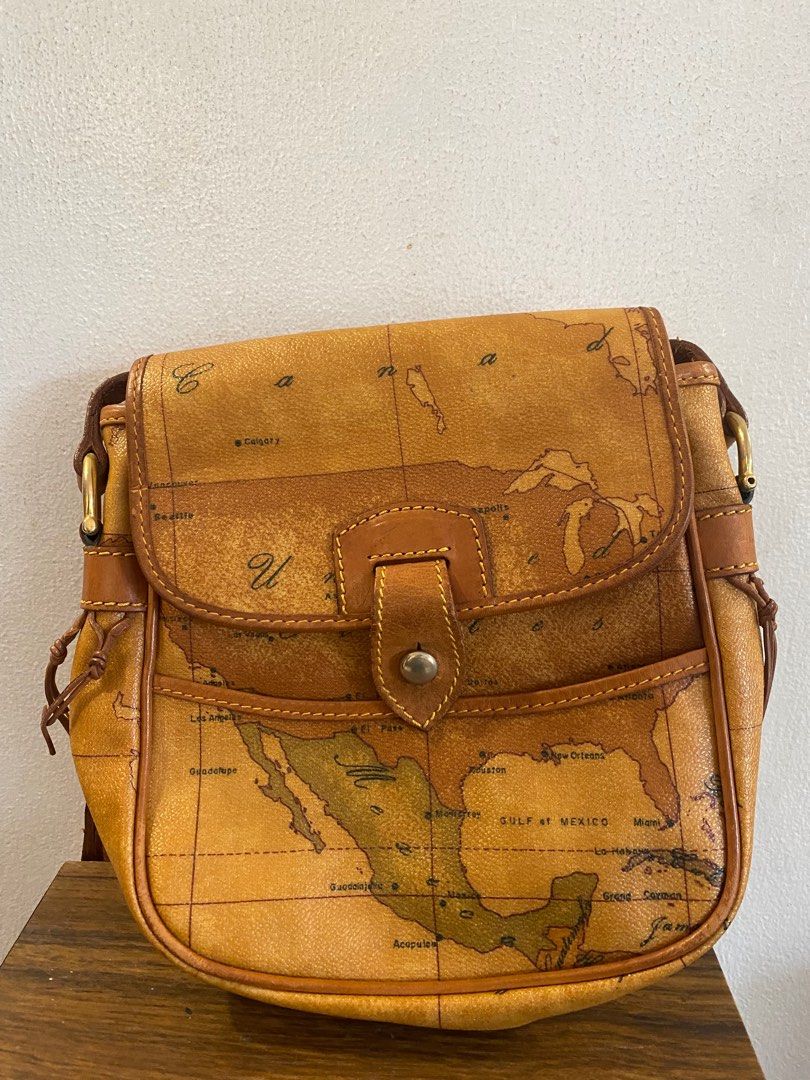 Alviero Martini 1st Class Geo sling bag (Category: Luxury Bags & Wallets) located in Cainta. Submitted by grailfinders (Listing ID 1277005732, Image 1). Description: Nego for Sure buyer.