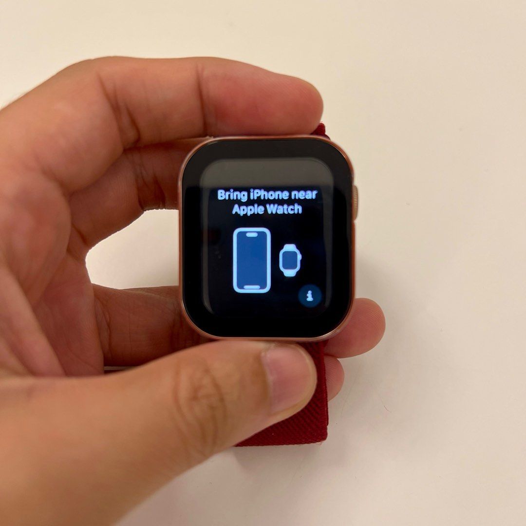 Apple Watch Series 5 Cellular 40MM Gold Complete with Box and