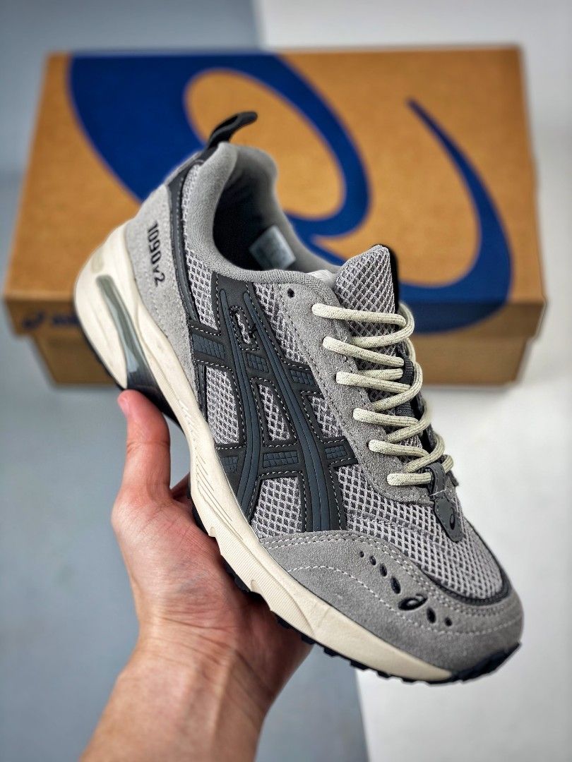 Asics Tiger GEL 1090 Grey Black running shoes