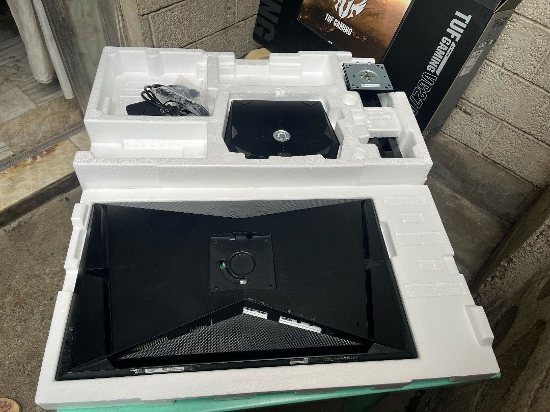 ASUS TUF GAMING VG27aq (Category: Monitor Screens) located in Lipa City. Submitted by carlbernardlojo9960 (Listing ID 1276824272, Image 3). Description: Its been 3 months since we bought it for 19k and I have only used it 3 times. FREEBIE!!! REDDRAGON mech keyboard and mouse kayo nalang po maglinis.