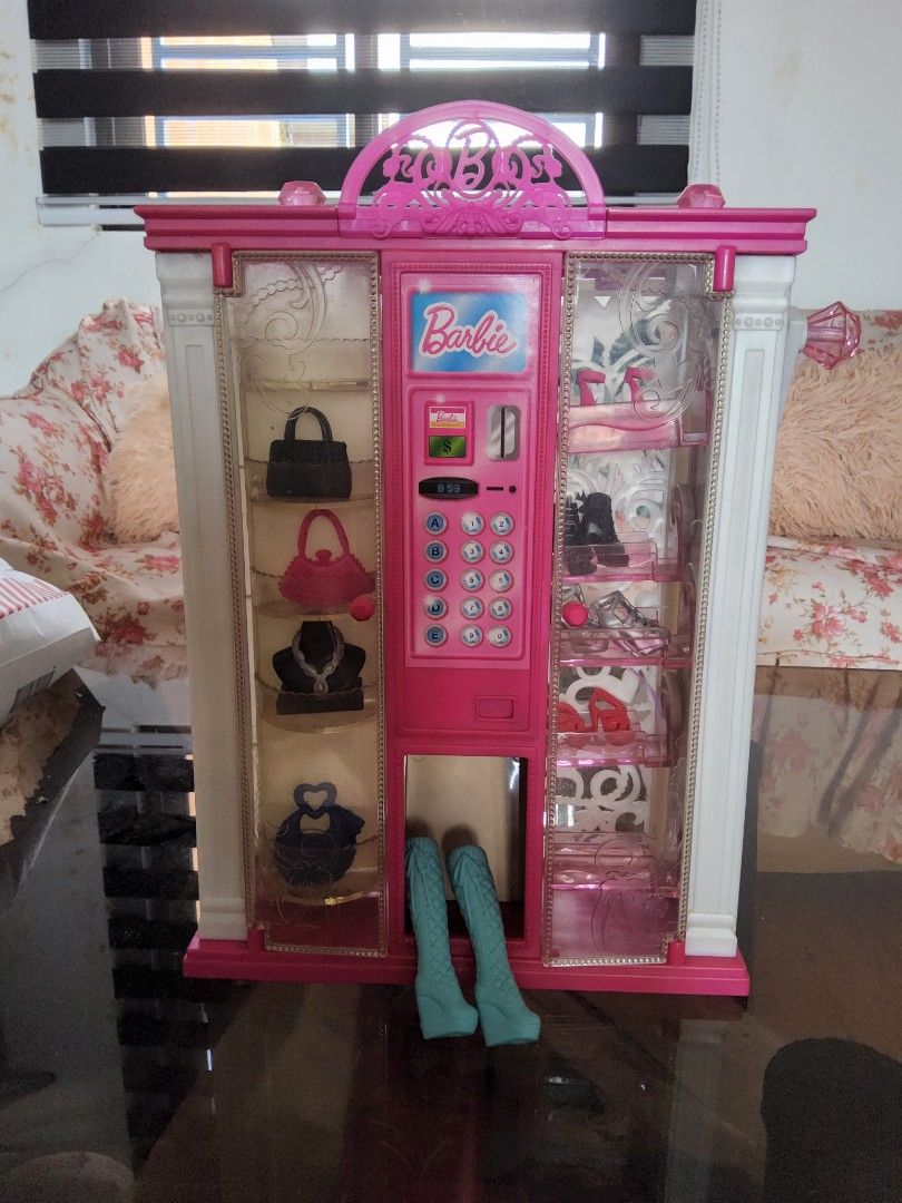 Barbie life in the dreamhouse fashion vending machine clearance