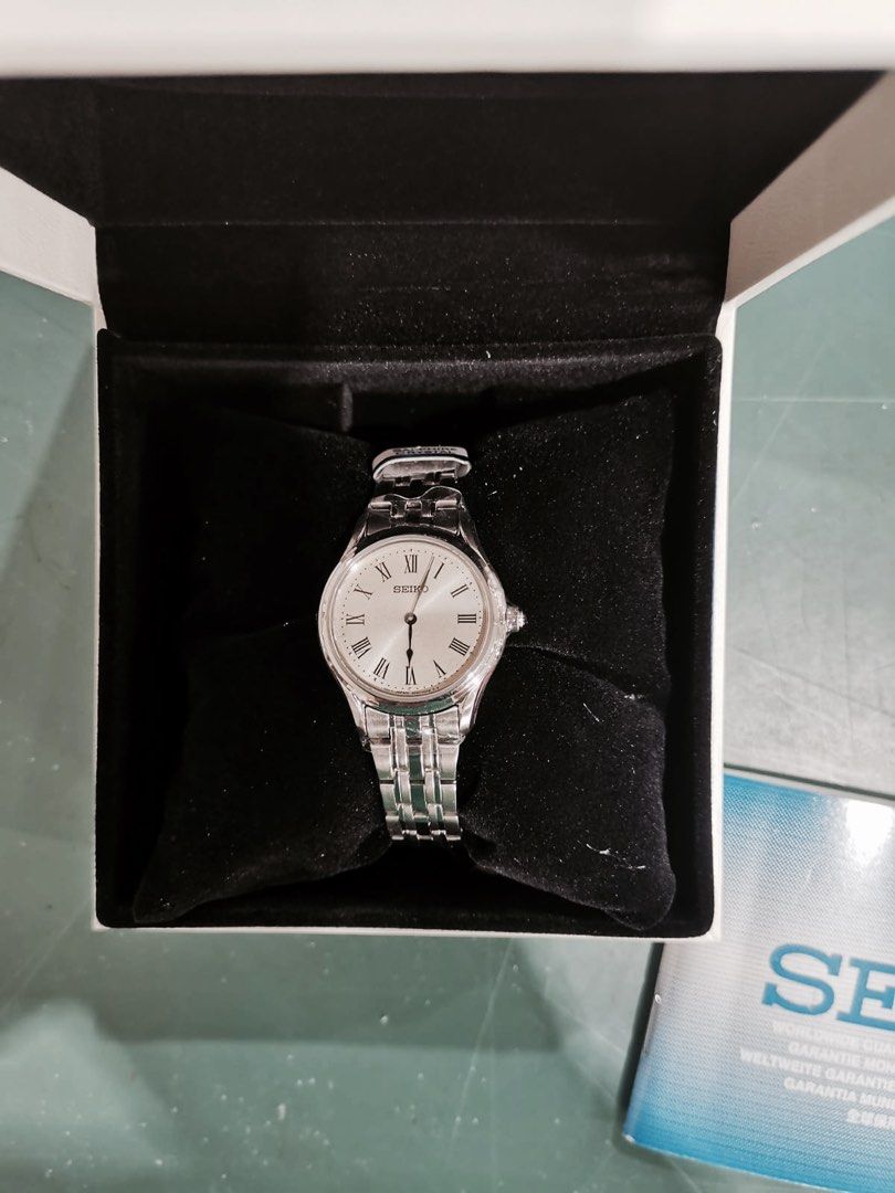 Quartz sales analog watch