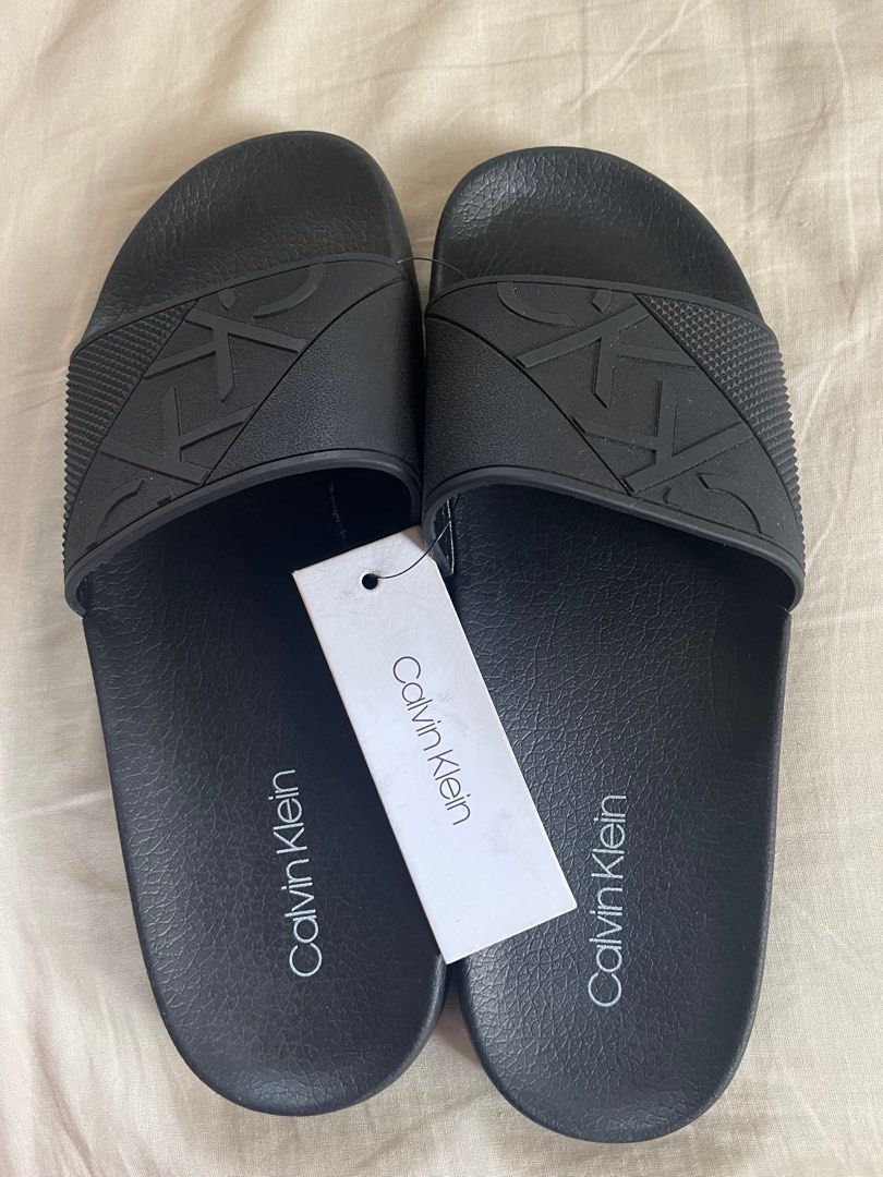 Calvin Klein Slides Black size 7M on tag but best fits 6.5M Men s