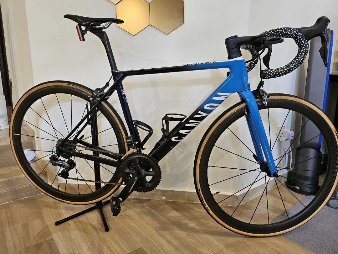 Canyon Ultimate CF SLX 8.0 2021 Ultegra Di2 S size Sports