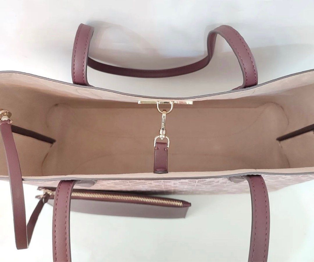 Casey Tote bag with wrislet Luxury Bags Wallets on Carousell