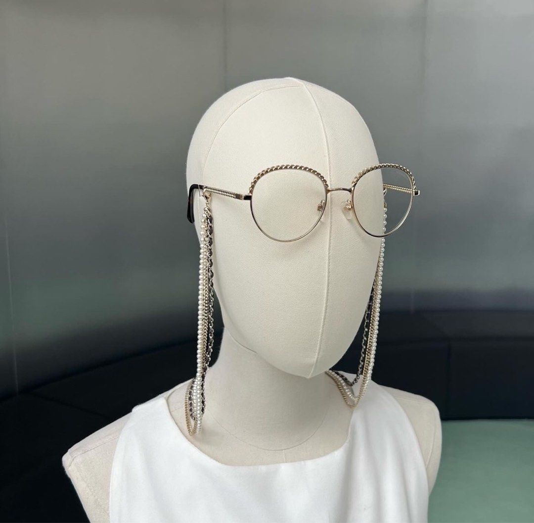 Chanel pearl glasses top chain