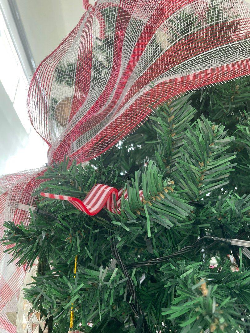 Christmas Red White Candy Gummy Tape Decor (Category: Other Home Decor) located in Las Pinas. Submitted by rycegomez (Listing ID 1276858126, Image 3). Description: Only used once as tree ornament for Christmas 2023. 6 pcs in total. No tie/thread included. Durable. Cute. Classy. Easy to clean. Last price is as indicated..