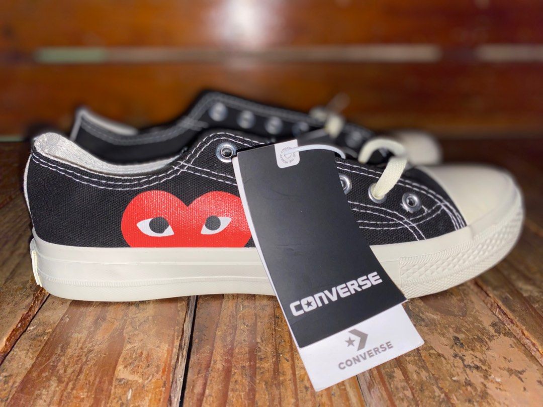 Comme des garcons play emblem low top sneaker discount