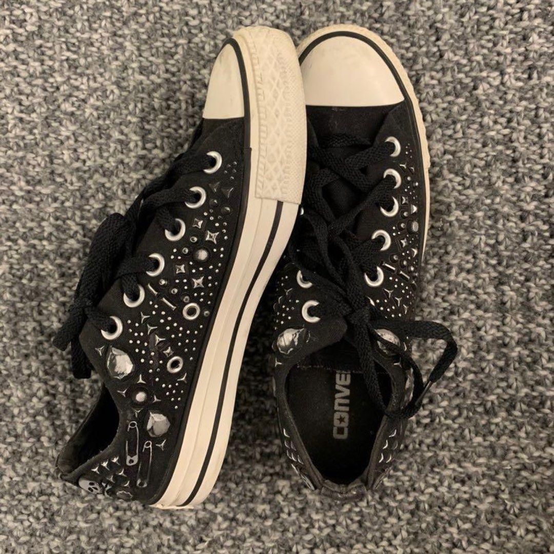 Black rhinestone top converse
