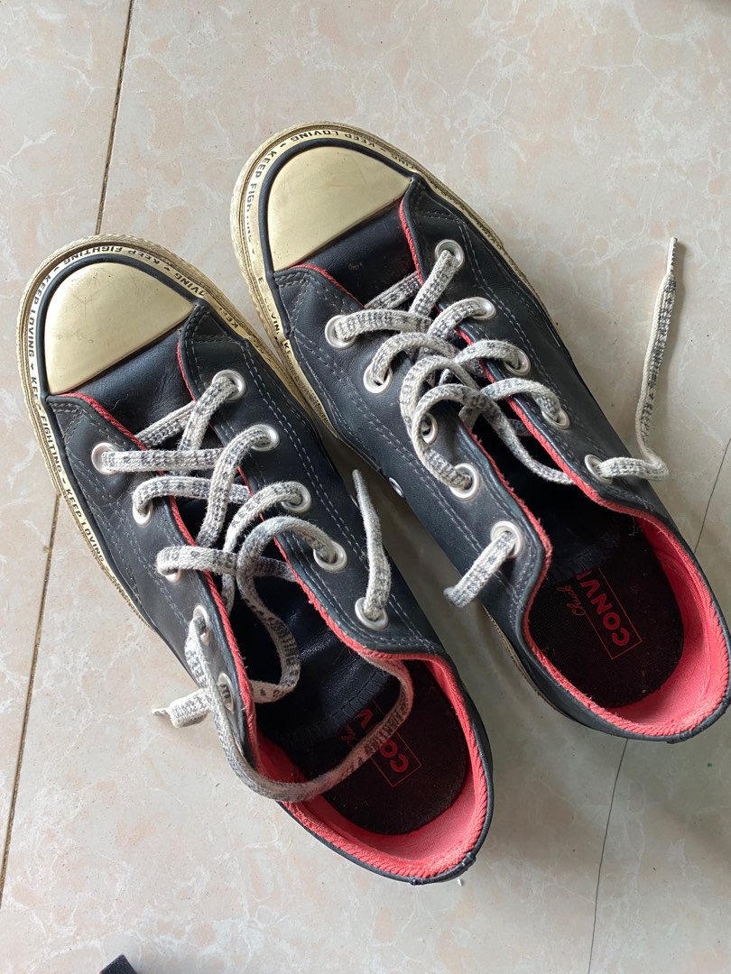 Converse love graphic low top sale