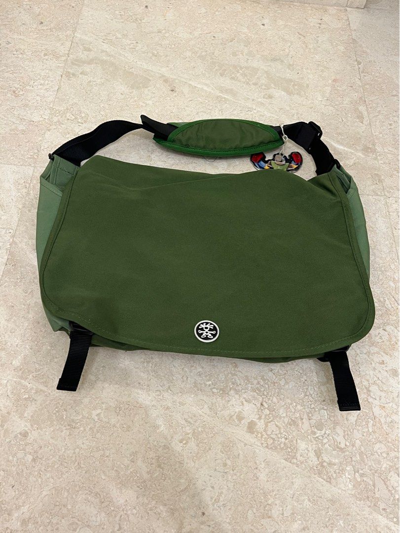 Crumpler embarrassment clearance