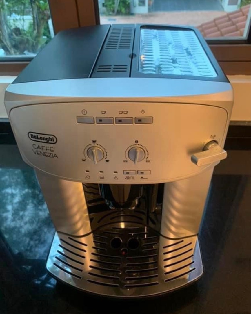 DeLonghi Caffe Venezia ESAM 2200 Espresso Coffee Machine, TV & Home