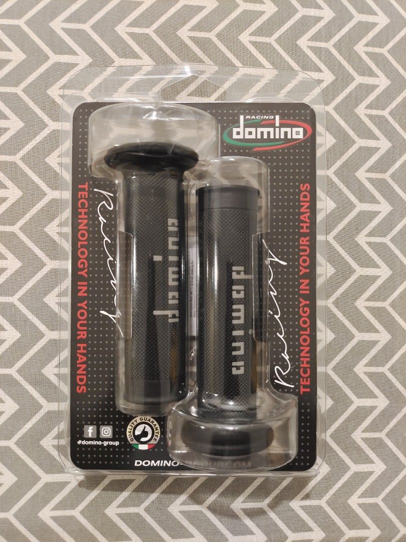 Domino discount hand grip