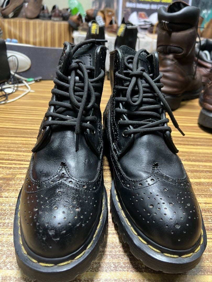 Dr martens wingtip best sale boots