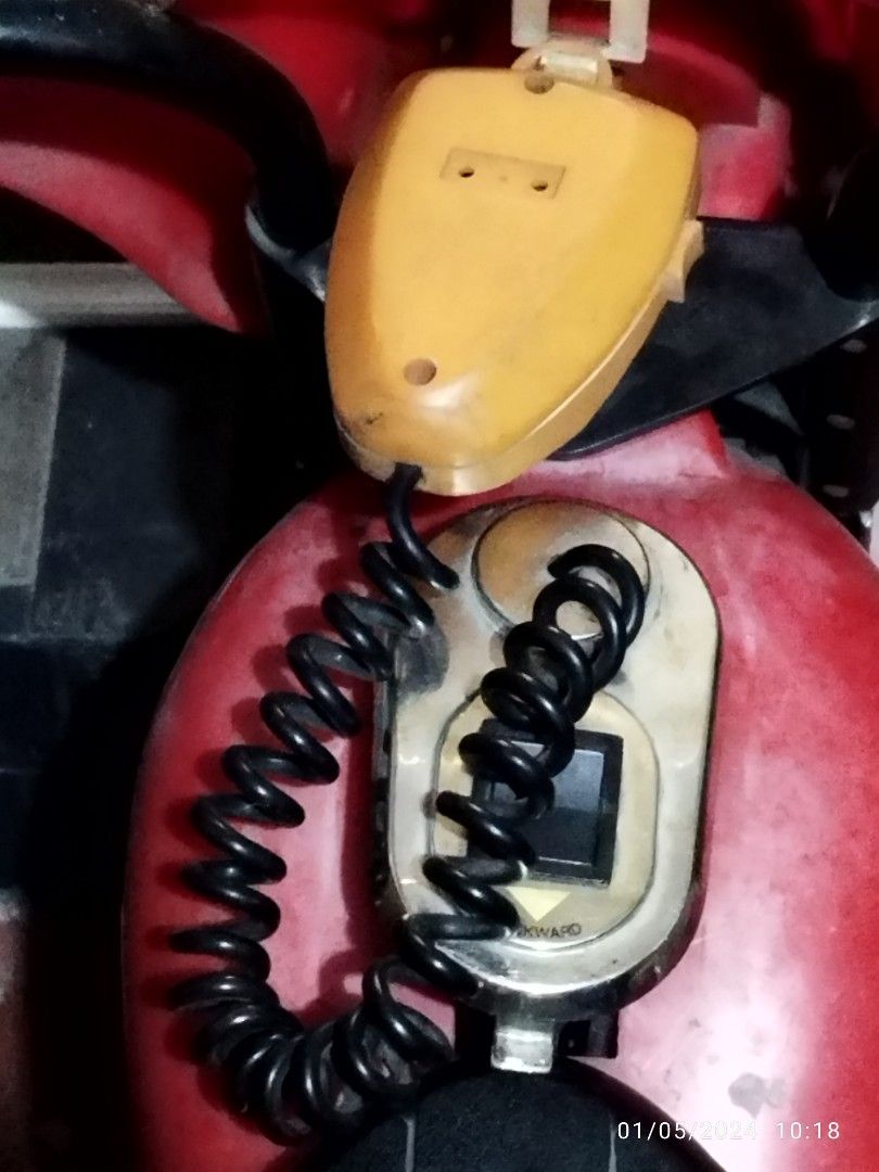 Electric motor for kids (Category: Kids Toys) located in Quezon City. Submitted by rosapage (Listing ID 1276832350, Image 3). Description: still working in charging.