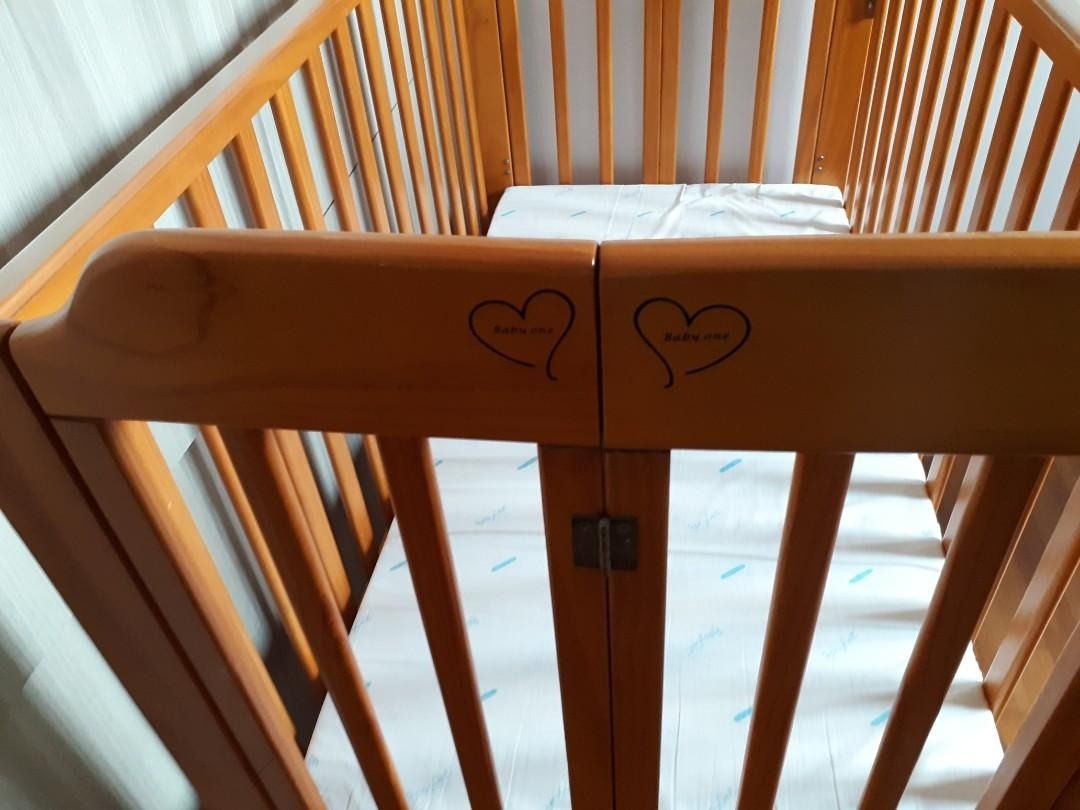 [FirstOwner] BabyOne Foldable Baby Cot (Height Adjustable), Babies