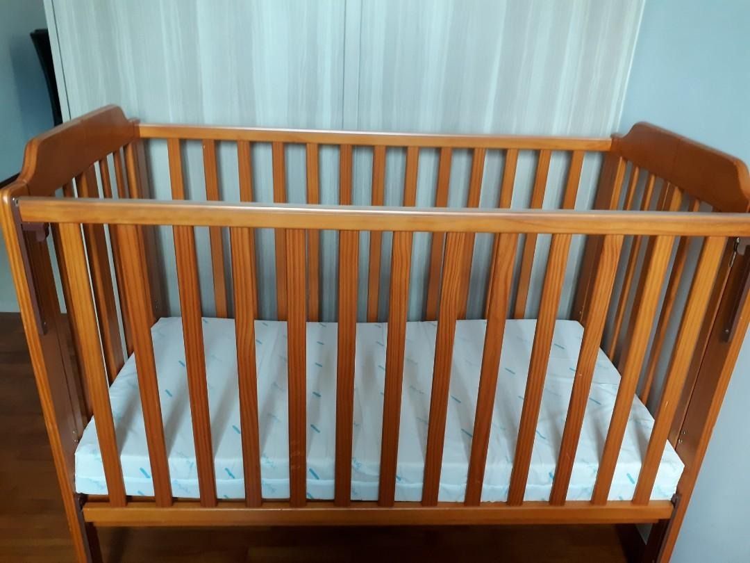 [FirstOwner] BabyOne Foldable Baby Cot (Height Adjustable), Babies