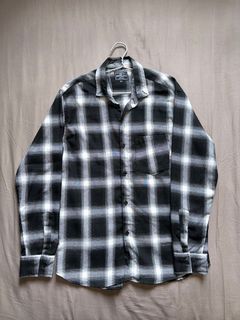 (Category: ) located in . Submitted by chang_wardrobe (Listing ID 1276822762, Image 1). Description: .