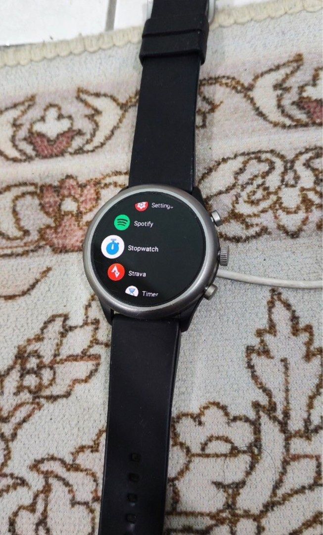 Fossil sport sales smartwatch spotify