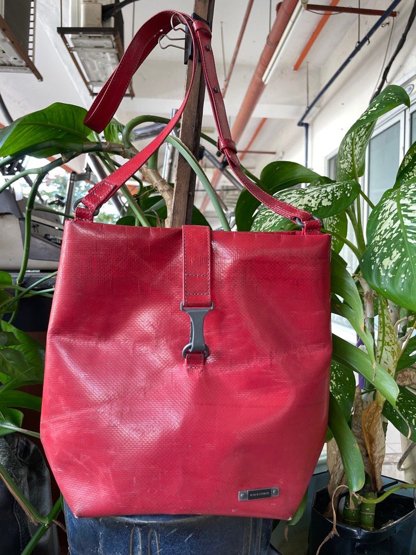 Freitag Bird R124 Rare Discontinued Model Bag Beg Sling Crossbody Messenger  hawaii five o lassie surfside 6 jamie, Luxury, Bags & Wallets on Carousell
