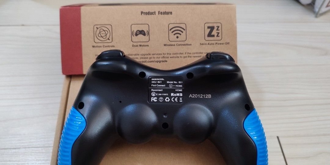 Game Wireless controller (Category: Controllers) located in Singapore. Submitted by 009rainbow (Listing ID 1276875286, Image 2). Description: I have some game controllers still in box, brand new. contact me for price depend on which one u choose. collect at Yishun.