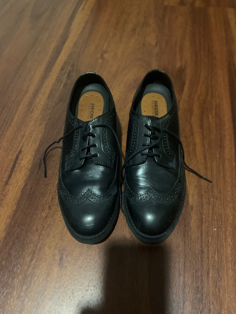 Wingtip sales rubber sole