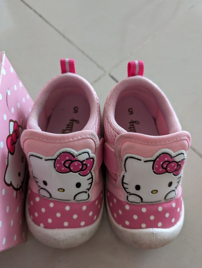 Hello Kitty baby shoes
