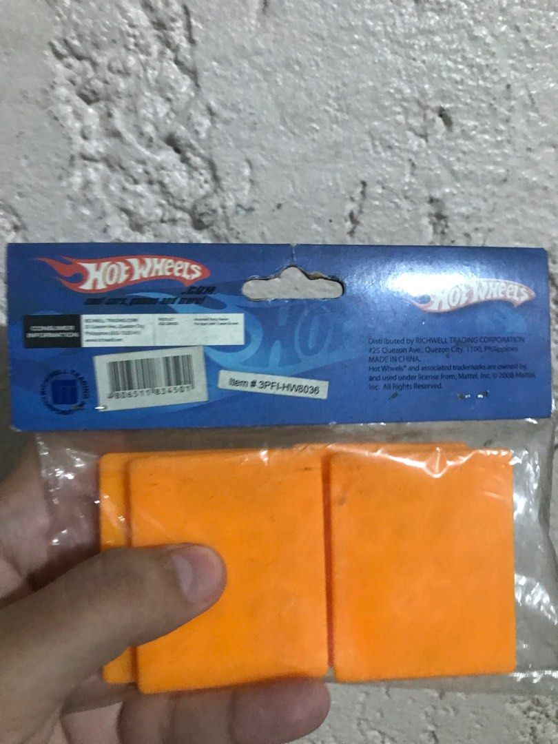Hot Wheels Vintage Toy (Category: Vehicle & Diecast Models) located in Cebu City. Submitted by zeo_99 (Listing ID 1276886035, Image 3). Description: hot wheels party favor puzzle toy vintage original hot wheels brand collector's item outside cebu buyers will shoulder the shipping fee.