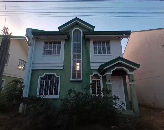 House and Lot For Sale in Lot 6, Block 20, (Block 20C) along Cataluna