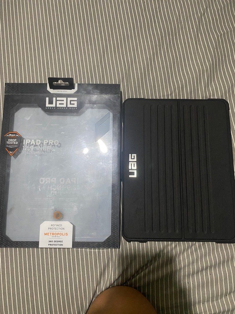 iPad 12.9 3rd - 6th Generation Case (Category: Cases & Sleeves) located in Pasig City. Submitted by thejcstore (Listing ID 1276931129, Image 3). Description: Original from power mac Barely used 9/10 - few scratches Rfs : nakatambak lang Authentic UAG.