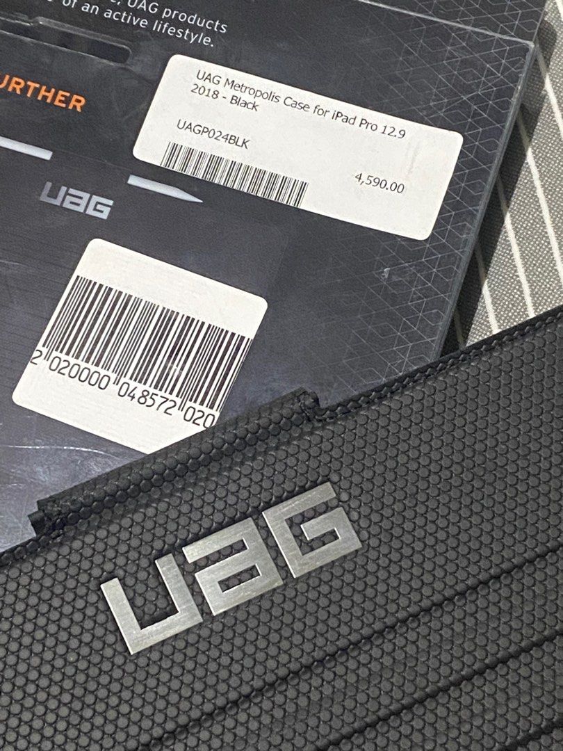 iPad 12.9 3rd - 6th Generation Case (Category: Cases & Sleeves) located in Pasig City. Submitted by thejcstore (Listing ID 1276931129, Image 2). Description: Original from power mac Barely used 9/10 - few scratches Rfs : nakatambak lang Authentic UAG.