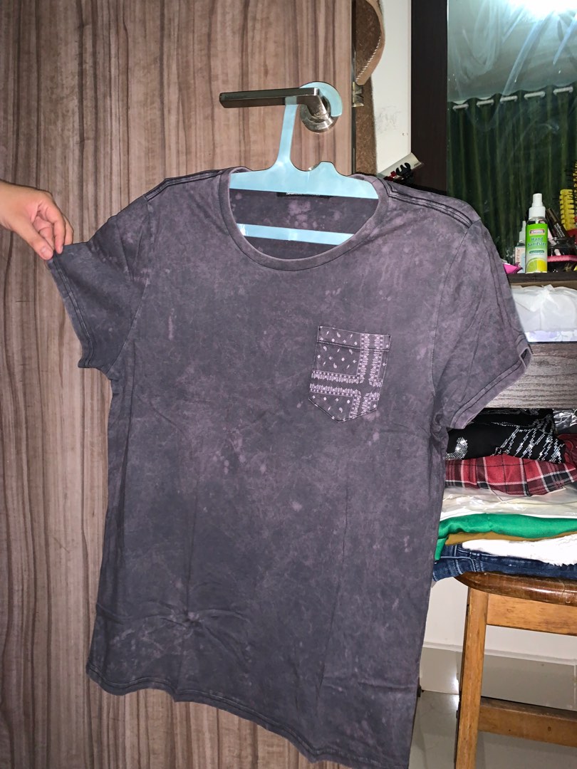 kaos pria kaos tie dye, Fesyen Pria, Pakaian Atasan di Carousell