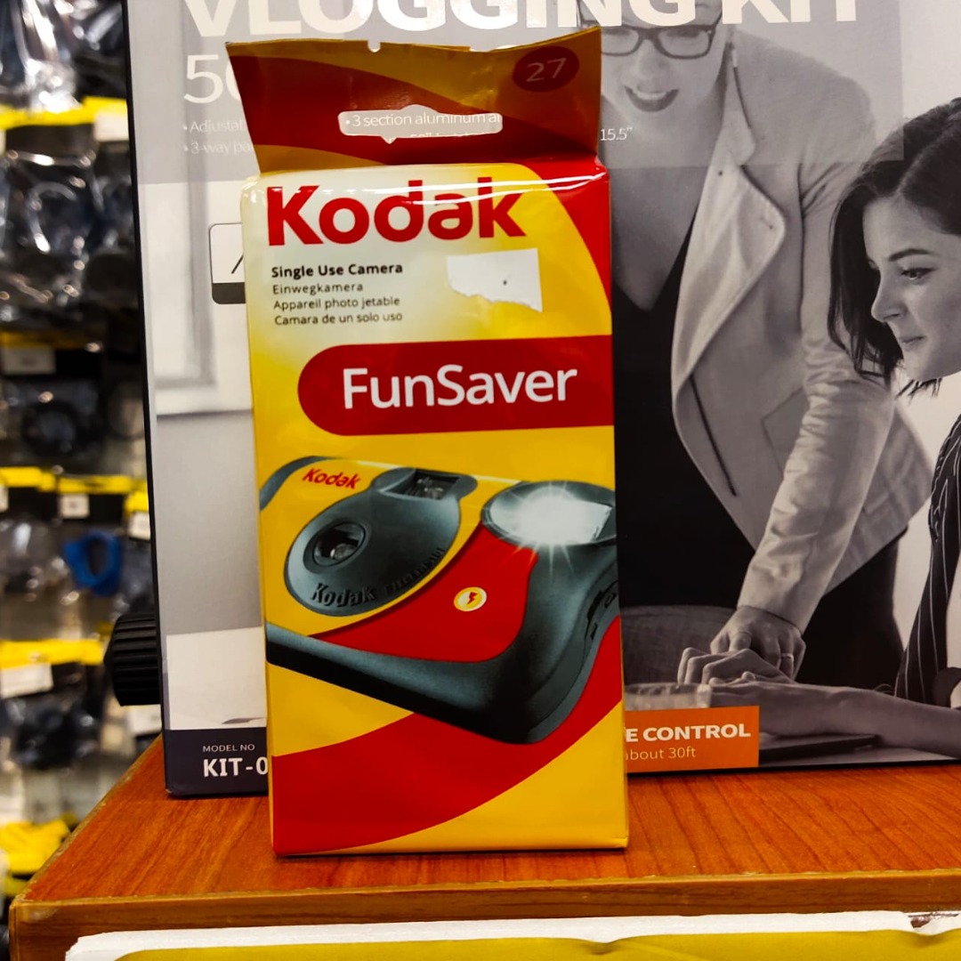  Kodak Funsaver 35mm Single Use Camera w/ Flash : Electronics