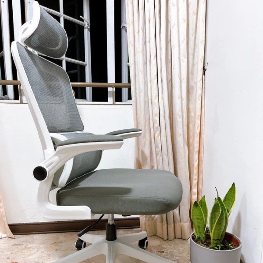 Gaming chair best sale leaning back