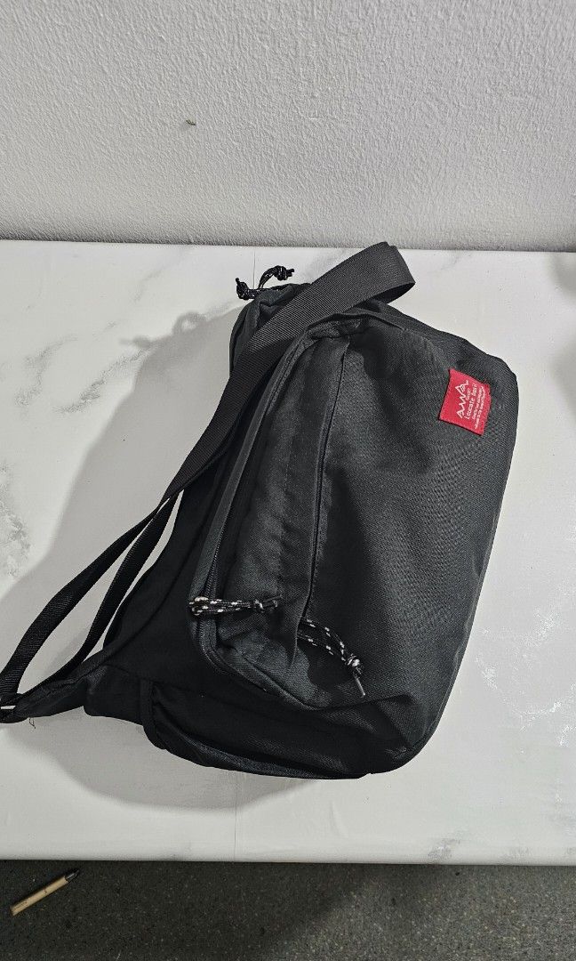 Leucate Basic (Category: Sling Bags) located in Kuala Lumpur. Submitted by demontweek81 (Listing ID 1276966776, Image 3). Description: Preloved item in good condition multiple pockets suitable for students.