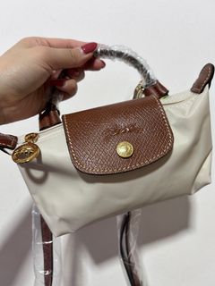 (Category: ) located in . Submitted by __ccyqyqshopping (Listing ID 1276909910, Image 1). Description: .