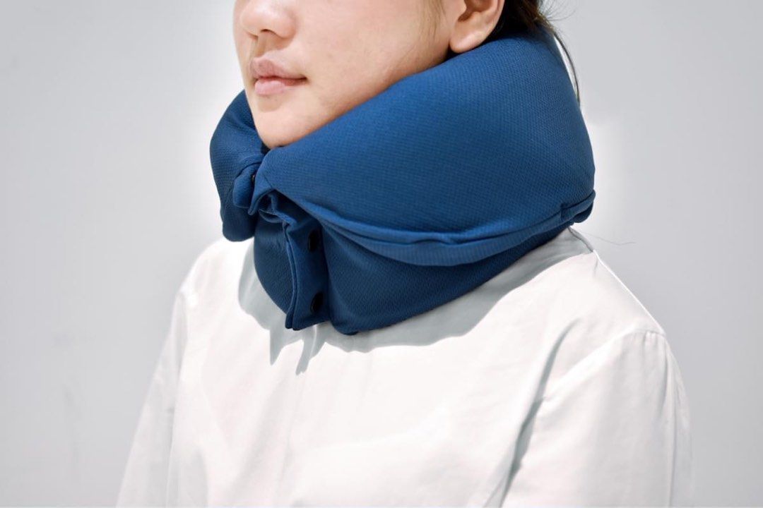 Muji roll up neck pillow on sale review