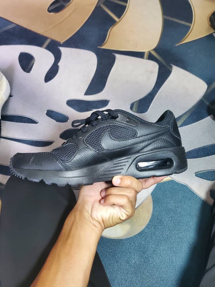 Air max 200 shop triple black on feet