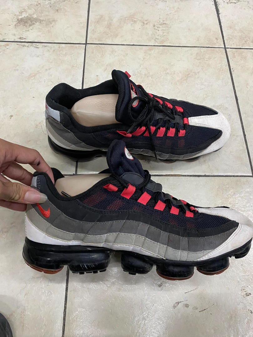 Nike vapormax 95 comet top