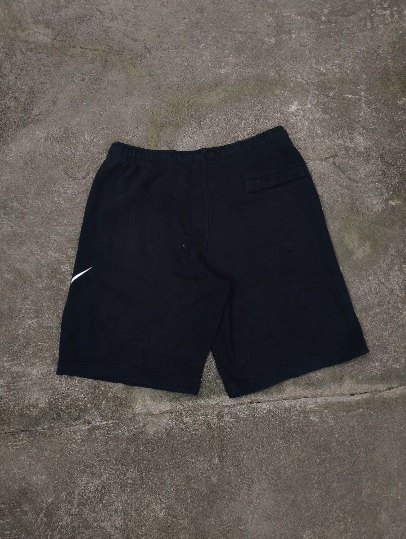 short nike big swoosh