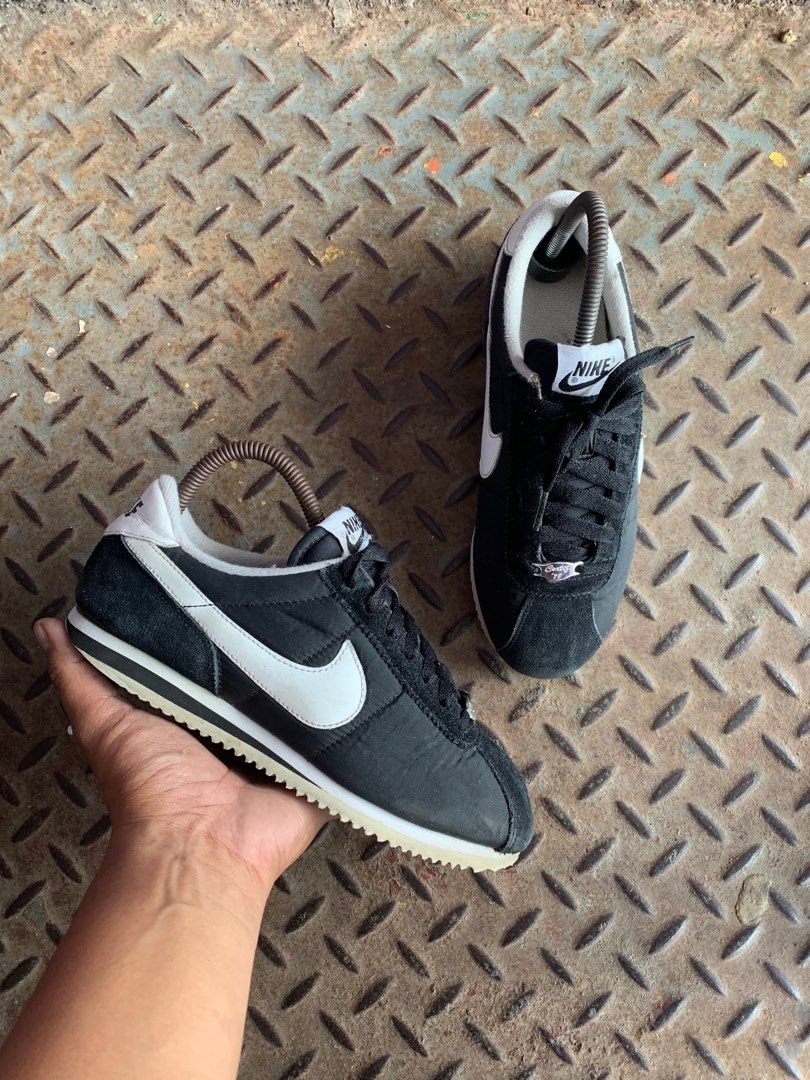 Nike cortez size 6.5 hotsell