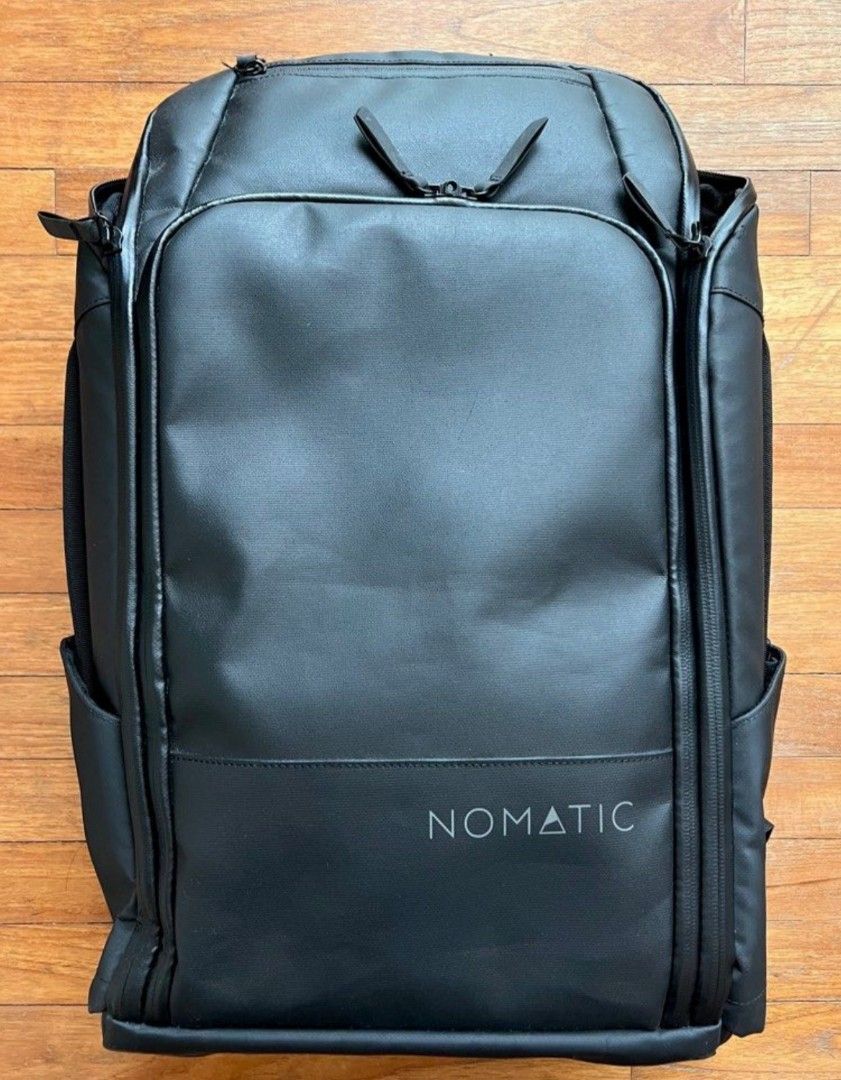 buy nomatic backpack