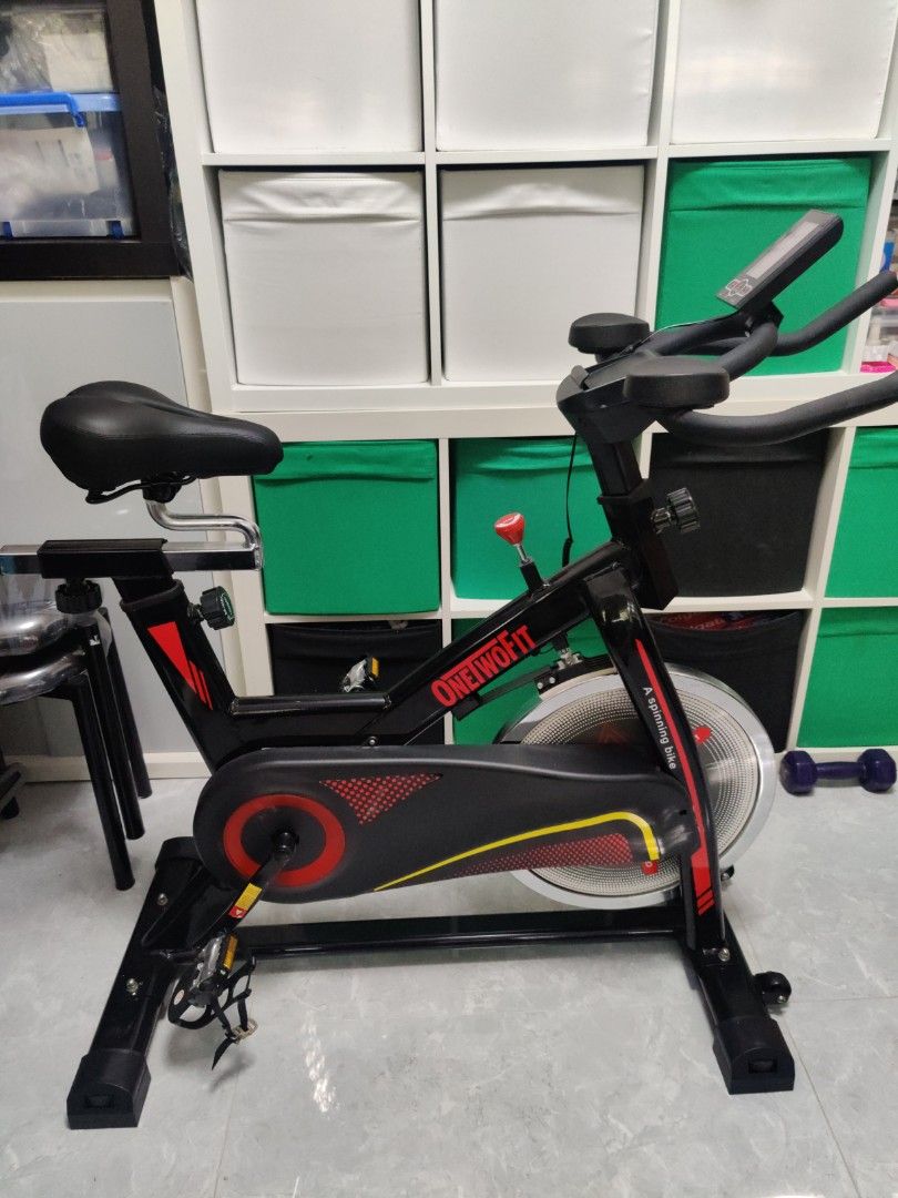Spin bike with 40 pound flywheel hotsell