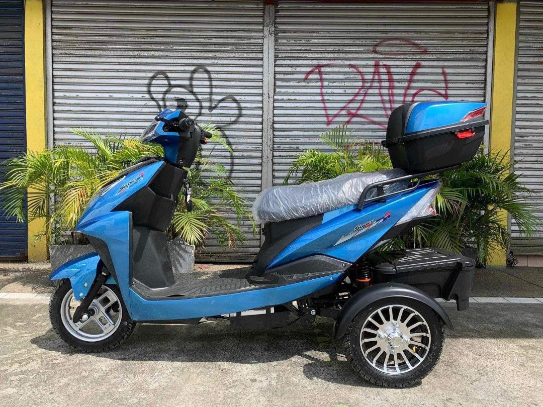OSLO SUPER 120 MOTORCYCLE 3WHEELS E-TRIKE 😱😍 (Category: Bicycles) located in Pasig City. Submitted by gemma_00 (Listing ID 1276911657, Image 3). Description: Restocked 🤩🤩🤩 ⭐️ OSLO SUPER 120 MOTORCYCLE 3WHEELS E-TRIKE 😱😍 💥SALE PRICE ❗️₽ 31,999 ✔️FREE HELMET ✔️FREE TOP BOX ✔️FREE SIDE MIRROR ✔️FREE ASSEMBLE & DEMO ✔️WITH CERT OF OWNERSHIP SPECS: 👇👇👇 ✅3 speed ✅parking function ✅dual suspension ✅tire mags size 10” tubeless tire ✅differenti